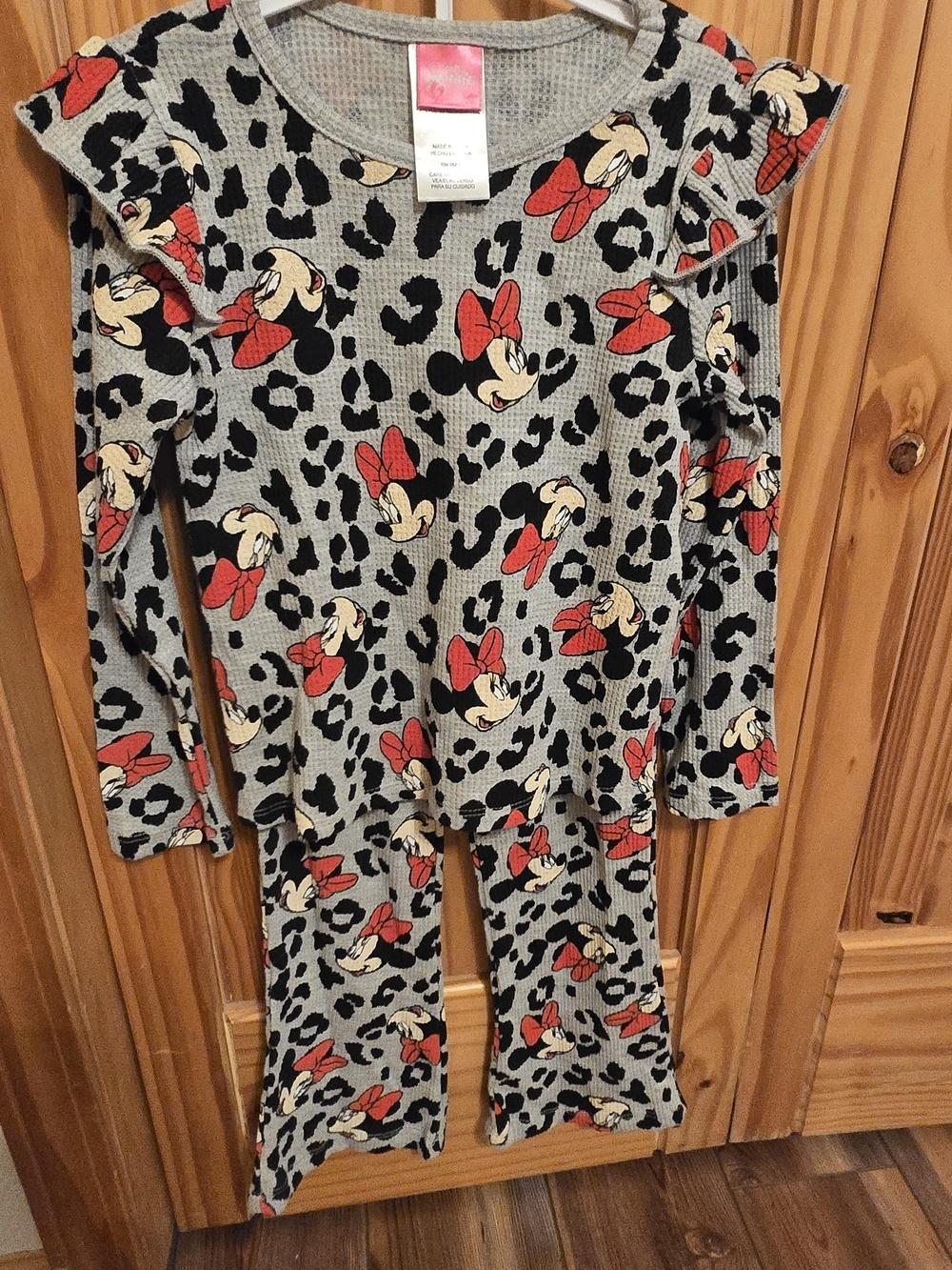 Disney Minnie Mouse Gray, Red and Cream Pajama Set Sz 5 Nwt